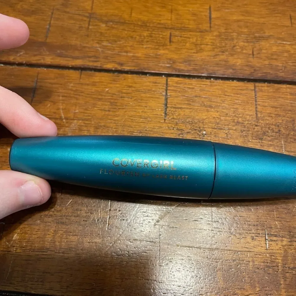 Covergirl Flourish by Lash Blast Very Black Mascara- .44oz